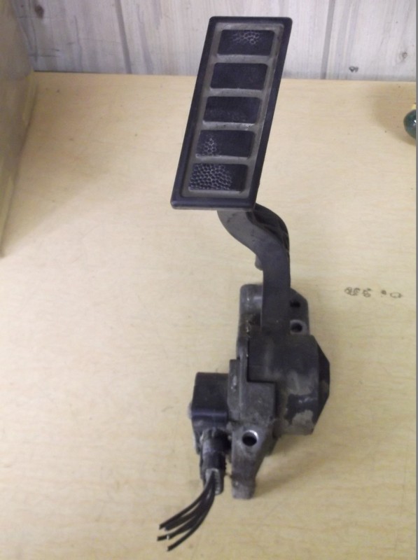 Volvo 1063019 Accelerator Throttle Pedal *FREE SHIPPING*