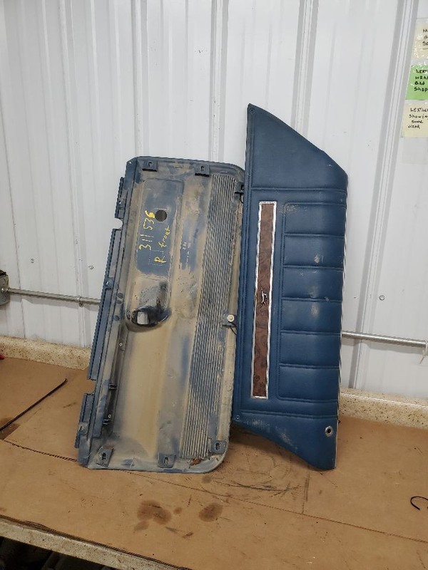 IMPALA1972 Front Door Trim Panel 292526