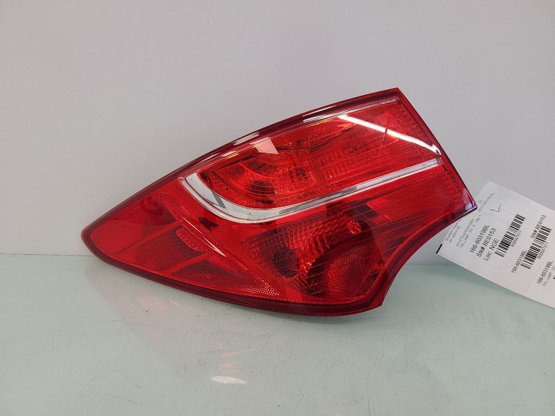 Driver Tail Light SWB Sport Incandescent Bulb Fits 13-16 SANTA FE 587517