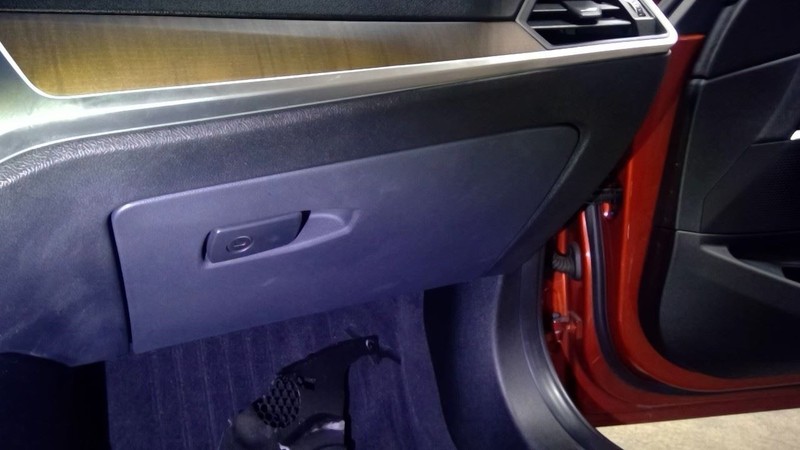 330I 2019-2022 Glove Box 1781039