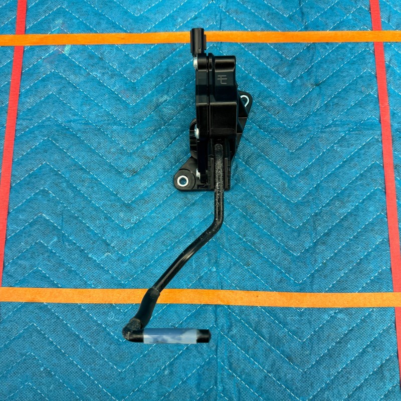 2015–2019 Lexus RC350 Accelerator Pedal Travel Sensor OEM 1988002070 7811030170
