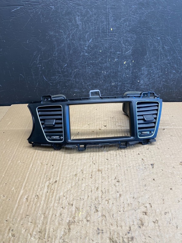 2014 2015 2016 Kia Cadenza Front Center Console Radio Bezel Air Vent AC9630 DG