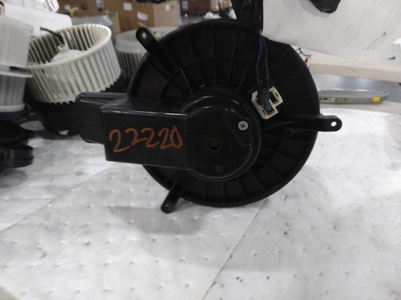 2011 Dodge Durango HVAC Blower Motor OEM 68079477AB 145K Miles Blue