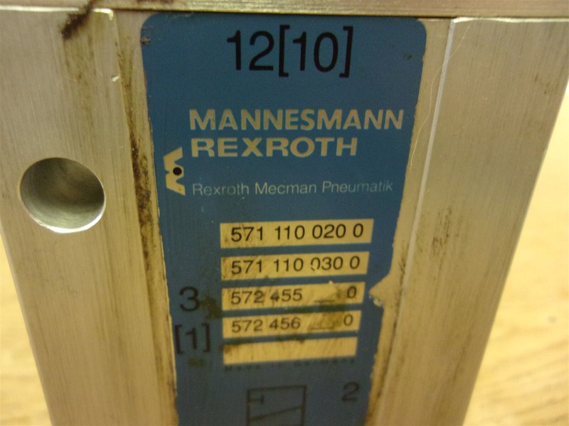 Mannesmann Rexroth 571 110 020 0 Pneumatic Solenoid Valve 571 110 030 0