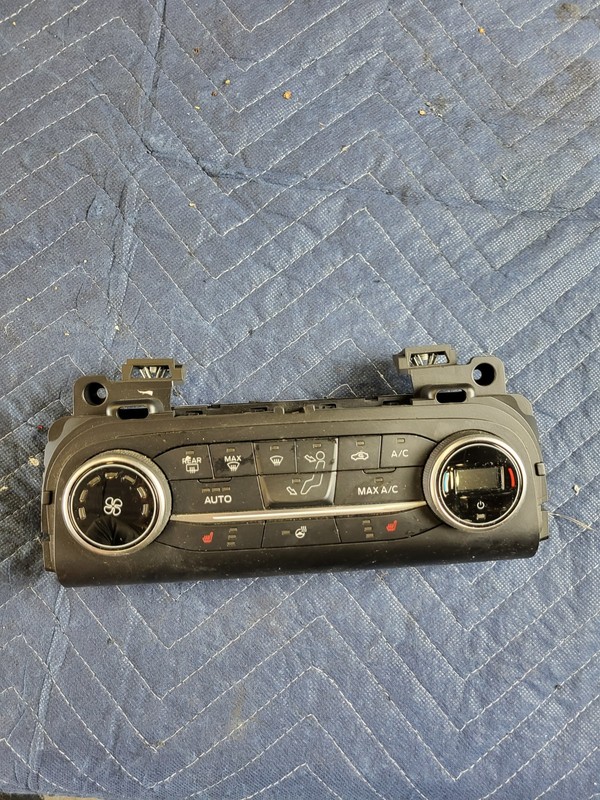 Used Oem Ford A/C Heater Climate Temperature Control for 2020-2021 Escape
