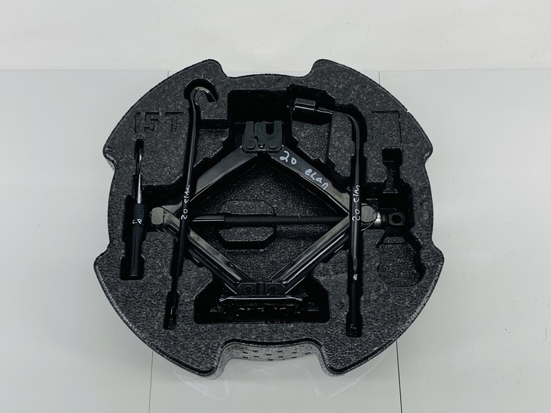 16-20 HYUNDAI ELANTRA REAR CARGO TRUNK FLOOR EMERGENCY JACK TOOL KIT & CASE OEM