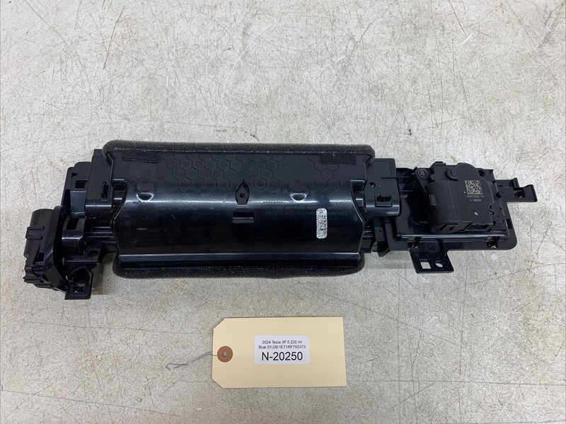 ⚡️Tesla Model 3 OEM LHD Passenger Air Vent ASM BLACK 1774506-05-E 20250 B83