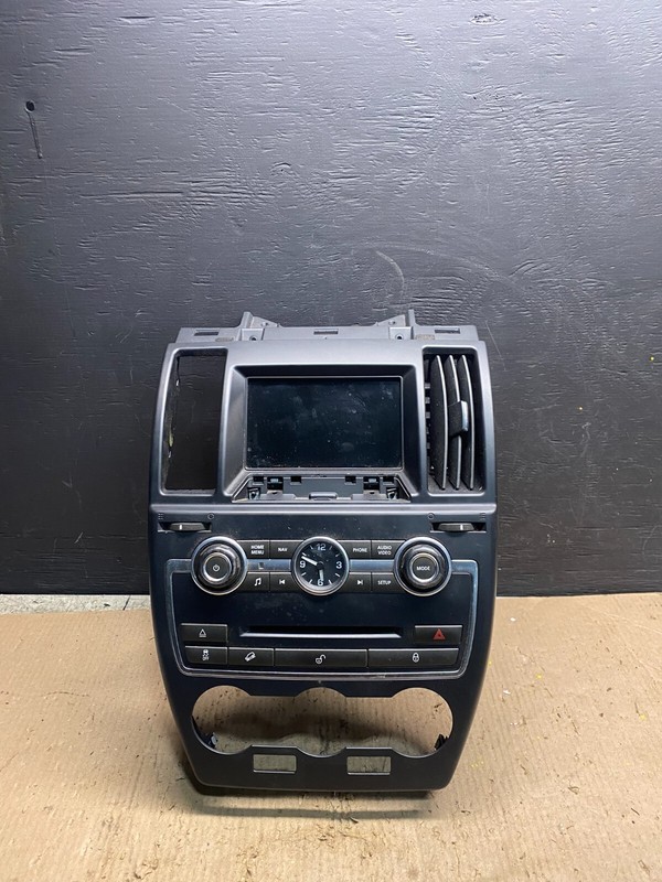 2013 to 2015 Land Rover LR2 Center Screen Display Radio Climate Control F1330