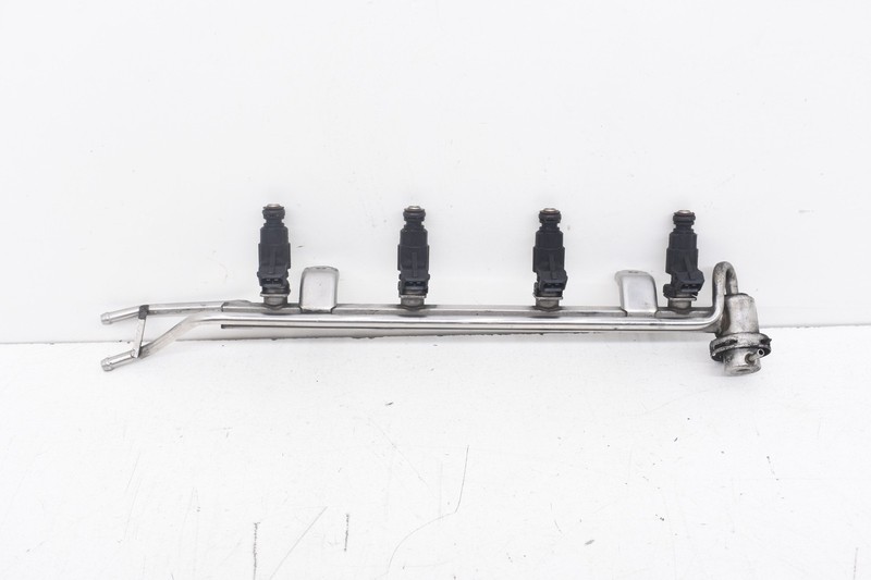 2001 AUDI TT CONVERTIBLE 1.8L AWP ENGINE FUEL RAIL WITH INJECTORS OEM KW89