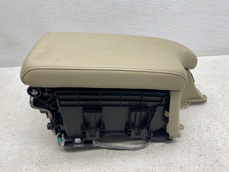 2016-2021 ACURA ILX CENTER CONSOLE STORAGE COMPARTMENT ARM REST LID OEM LOT659