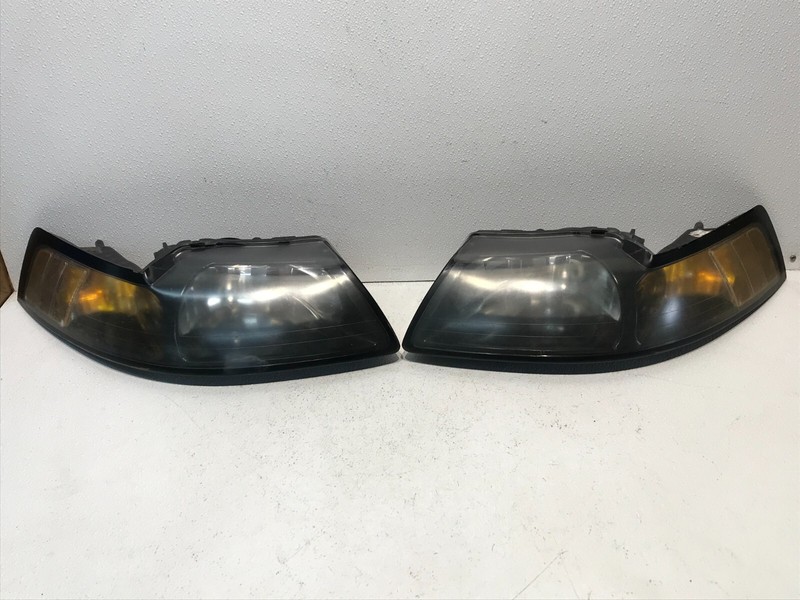 99-04 FORD MUSTANG V6 LEFT LH DRIVER RIGHT RH PASSENGER HEADLIGHT SET PAIR