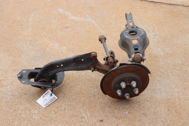 2019-2024 TOYOTA COROLLA HATCH FWD REAR RIGHT SPINDLE KNUCKLE HUB CONROL ARM OEM