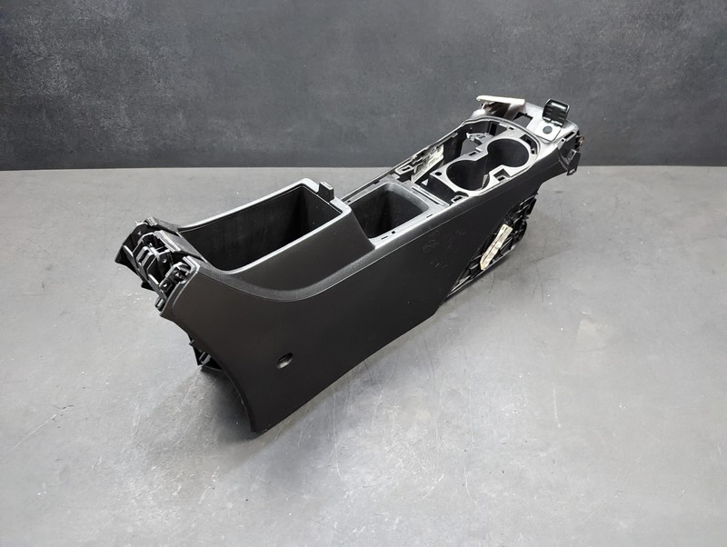 Center Console Base Support Bracket 2017 Chevrolet Cruze 67001446 2016 2018 2019