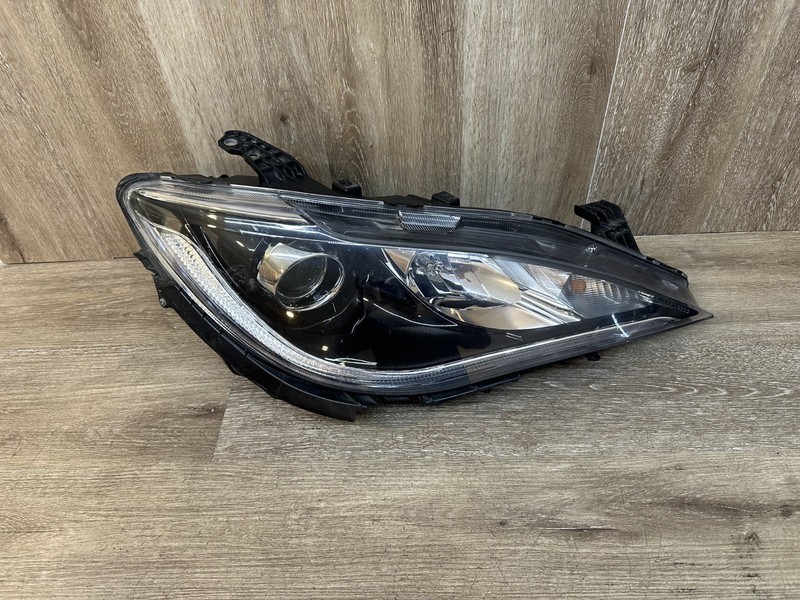 2017-2020 CHRYSLER PACIFICARHHEADLIGHT ASSYOEM PART #68370844AG