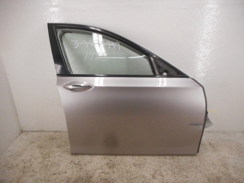 BMW 750i Door Assembly Front Passenger Right Single Pane OEM 2009-2015