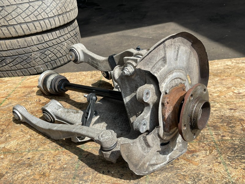 BMW F10 528 Rear Right Suspension Spindle Knuckle Wheel Hub Carrier Assembly OEM