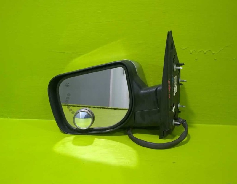 04-06 TITAN ARMADA DRIVER LEFT POWER FOLD SIDE VIEW MIRROR W/SIGNAL OEM 3939-41