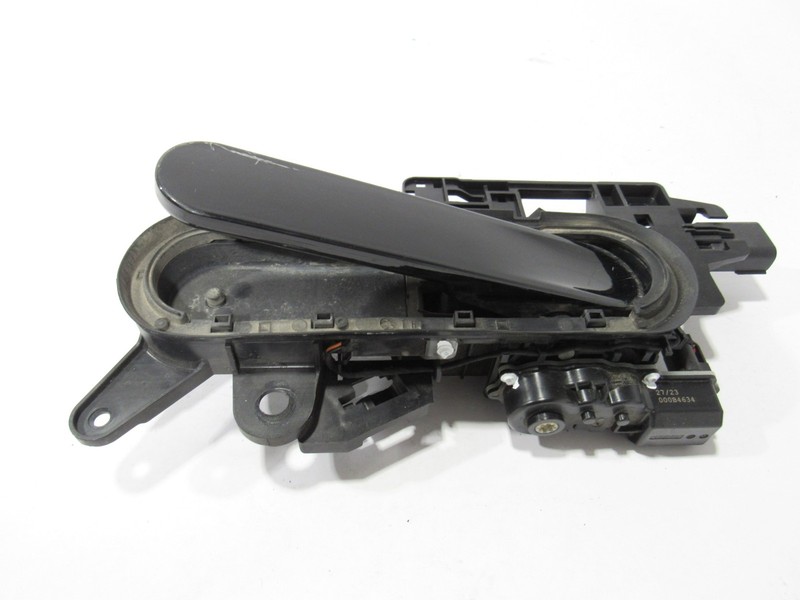 Rivian R1S 2024 Rear Left Driver Door Exterior Handle w/ Bracket 21-26 |@1