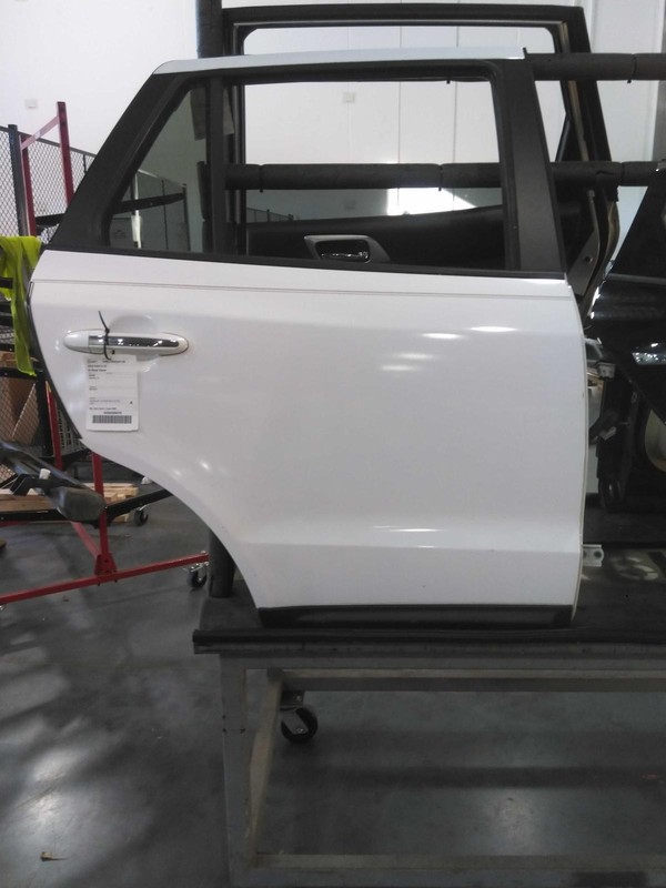 2009 Hyundai Santa Fe Rear Right Door White, Used, Scuffed, 129k Miles