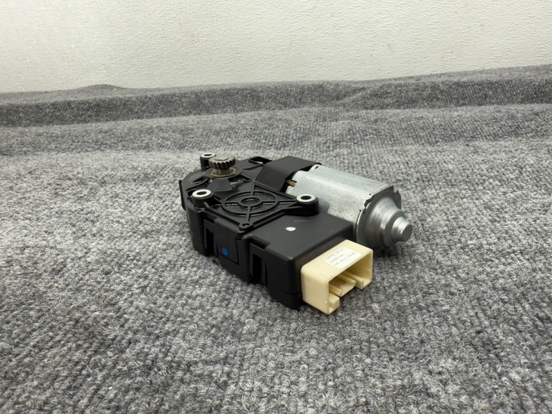 MERCEDES W212 E63 E250 E400 2010-2016 OEM SUNROOF PANORAMIC SHADE ROLLER MOTOR