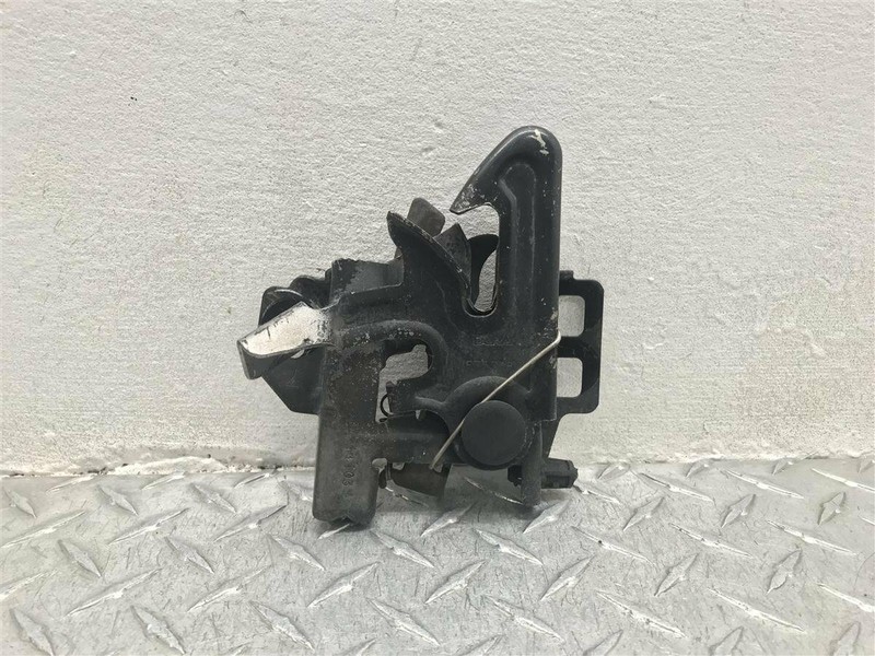 1999 - 2003 CHEVROLET TAHOE HOOD LATCH OEM 15756432