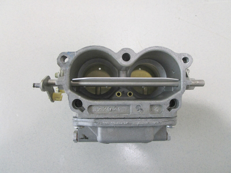 0389259 OMC Johnson Evinrude Outboard 200 HP Middle Carb Carburetor 1977