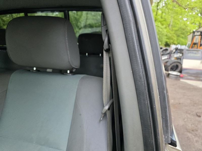 2005 2006 2007 Nissan Titan Driver Left Headrest Assembly Oem Tested