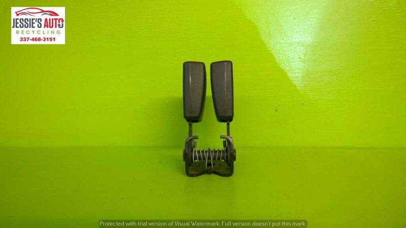 08-12 LAND ROVER LR2 SEAT PASSENGER RIGHT REAR SEAT BELT BUCKLE OEM 2067-82