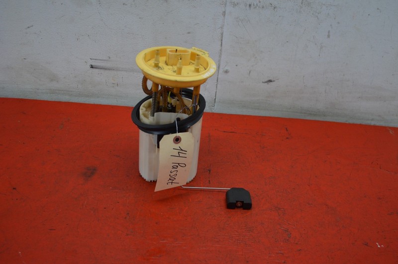 12-14 VOLKSWAGEN PASSAT 2.0L DIESEL FUEL PUMP ASSEMBLY OEM