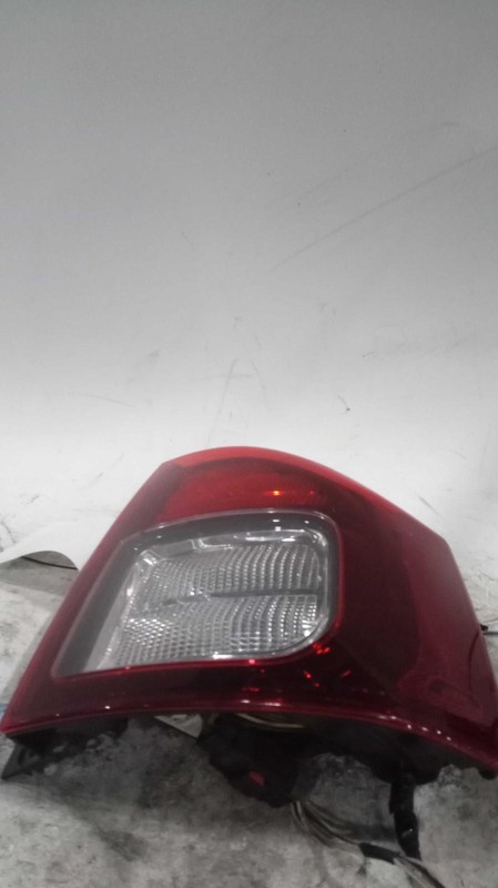 2014 Jeep Compass Right Tail Light Assembly Silver OEM 338124 Used 134K Miles