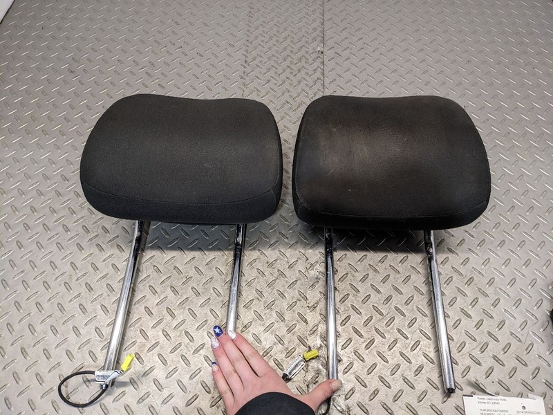 14 Grand Cherokee Headrest Pair 1154028