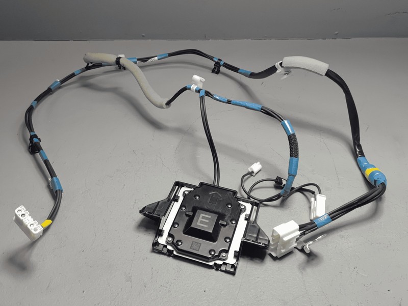 2020-2022 Toyota RAV4 GPS Navigation Antenna Module W/ Cable Wire Harness OEM