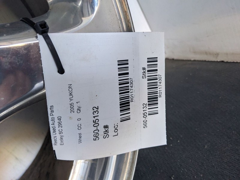 Wheel Classic Style Creased Door Skin 17x7-1/2 Fits 02-07 SIERRA DENALI 1174307