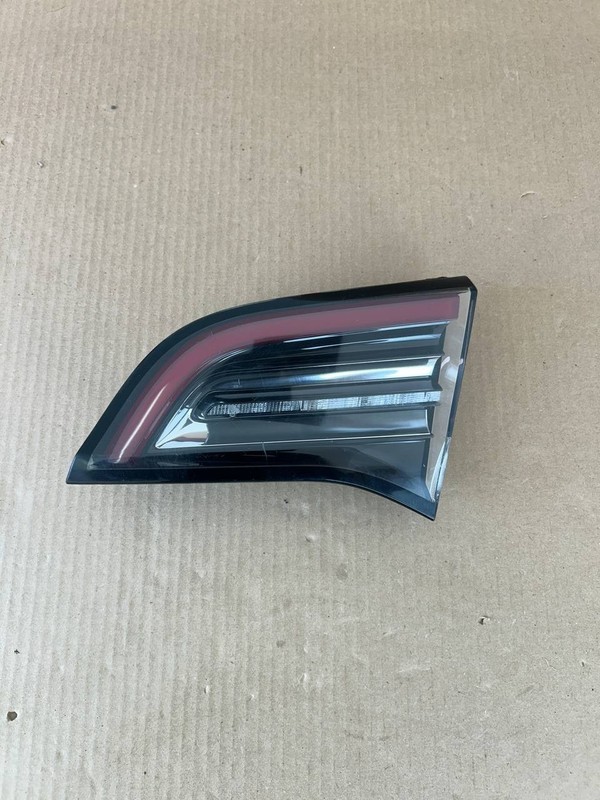 ✅ 17-23 Tesla Model 3 Back Rear Right Tail Light Liftgate 1077402-00-G w/crack