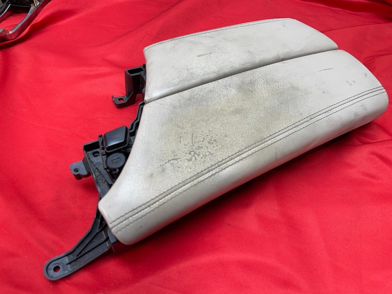 11-13 BMW F10 5 Series Center Console Arm Rest Lid Compartment Assy White OEM ✅