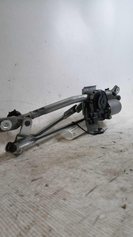 2017 Hyundai Elantra Wiper Motor OEM 98110F2000 FWD 126K Mileage Red