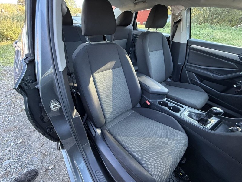 2019-2024 Volkswagen Jetta Right Passenger Side Front Seat Manual Bag Good Cloth