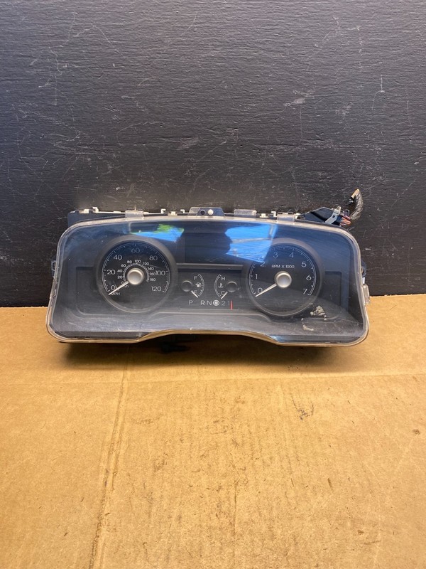 2009 to 2011 Lincoln Town Car Speedometer Gauge Cluster AD4839 DG