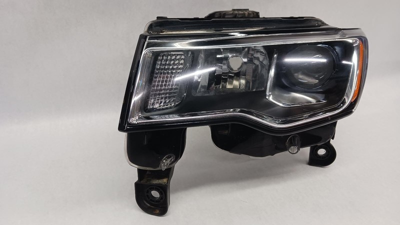 17-'22 JEEP GRAND CHEROKEE Left driver headlight halogen chrome OEM Grade B