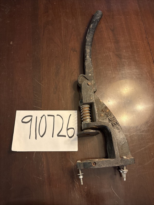 Wade Button Co. Button Press Vtg