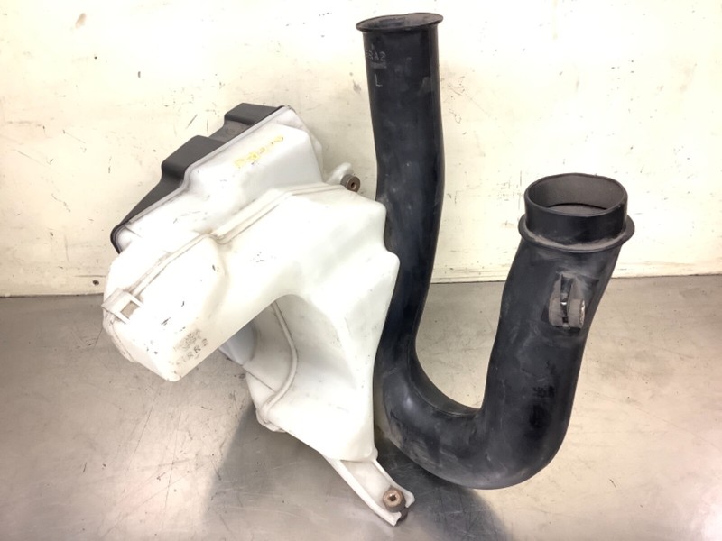 99-01 Honda CR-V Engine Air Intake Cleaner Main Resonator Chamber Inlet Tube OEM