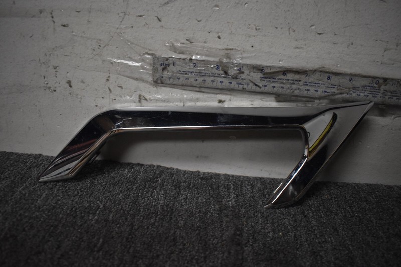 BMW X6 LEFT SIDE CHROME TRIM FACTORY OEM