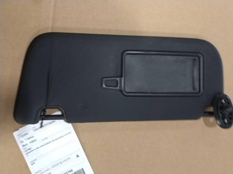 Used Left Sun Visor fits: 2015 Kia Soul illuminated w/o panoramic sunroof Left G