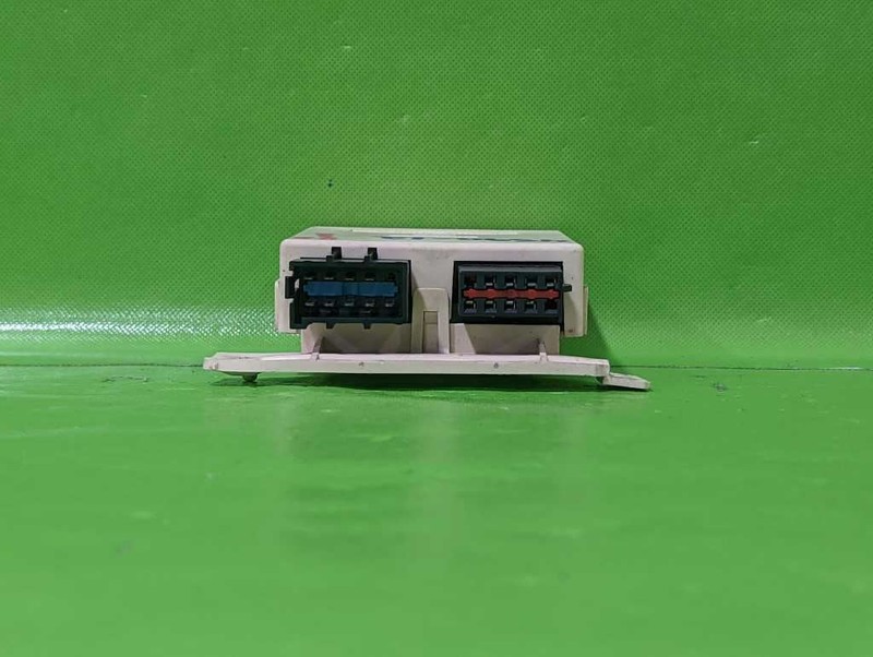 96 GRAND CHEROKEE LAMP OUTAGE MODULE OEM 4590-12
