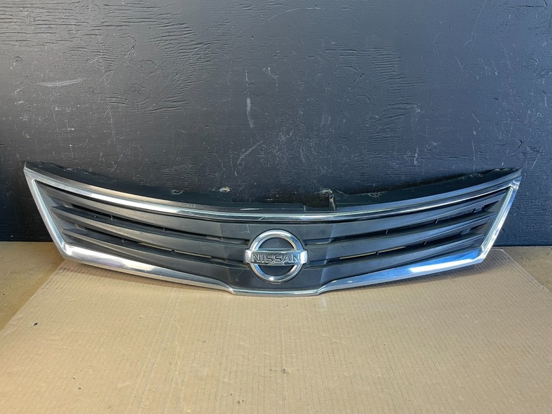 2007 2008 2009 Nissan Versa Sedan Front Upper Grill Grille Oem AC2008 DG
