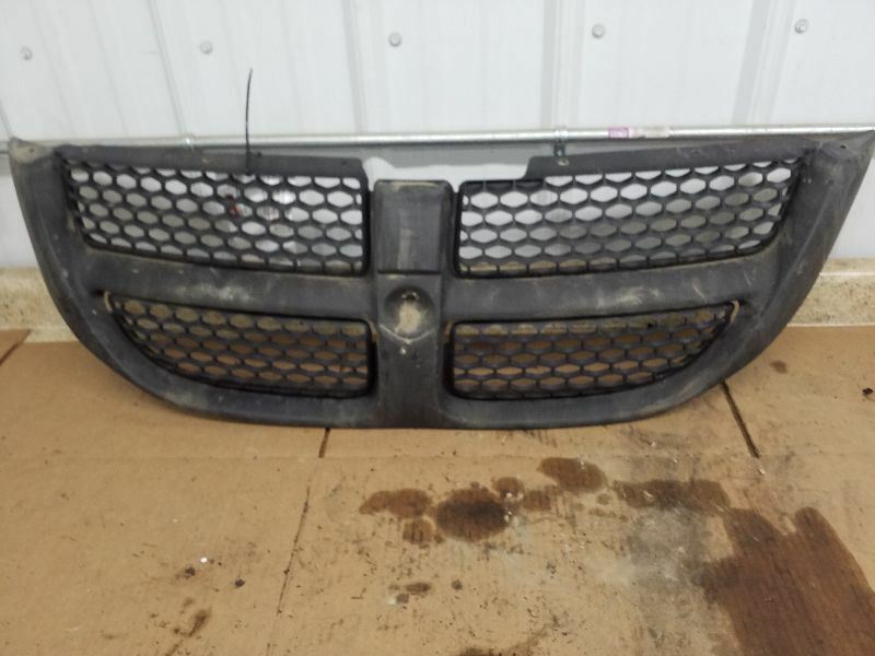 Grille Fits 01-04 CARAVAN 209352