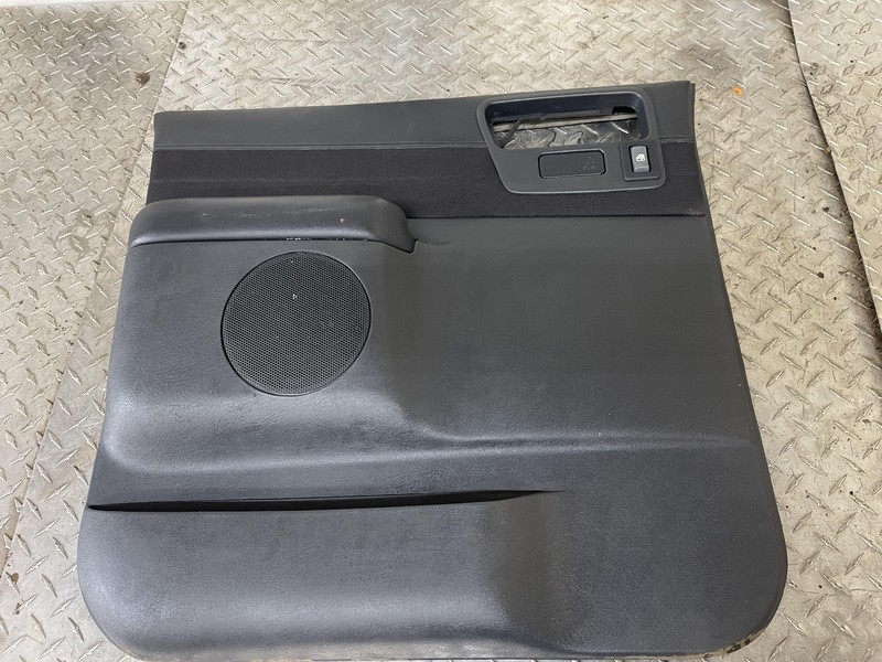 2003 2004 Chevrolet S10 Sonoma Crew Cab Rear Driver Left Door Panel Oem