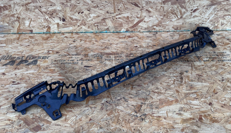 OEM BMW F32 F33 F36 4 Series Rear Bumper Support Absorber Center Bracket Guide