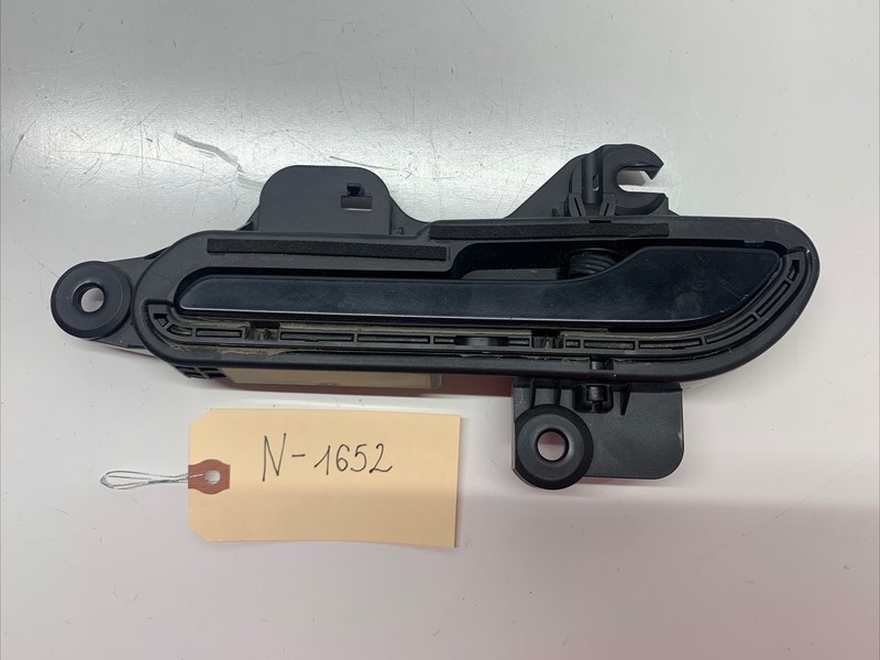2020-2023 TESLA MODEL 3 FRONT LEFT SIDE EXTERIOR DOOR HANDLE 152811410D 1652 b41