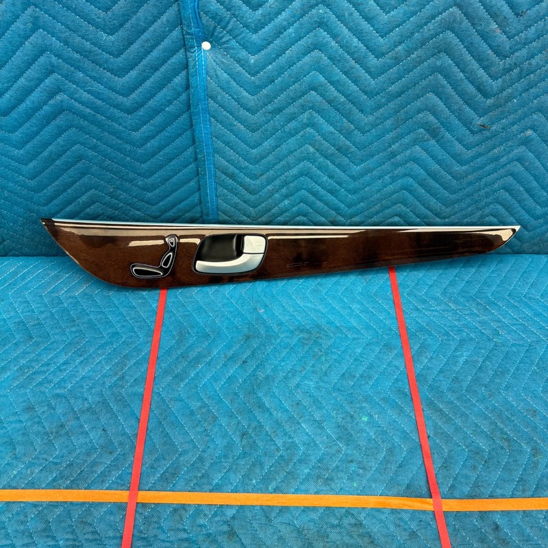 11–16 Hyundai Equus Front Right Door Trim Panel with Handle and Seat Control OEM